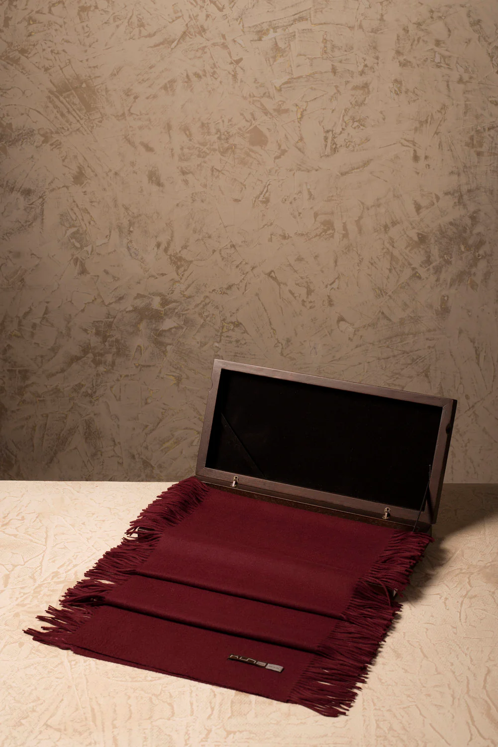 100% Vicuna Scarf - Horizontal Fringes - Image 10