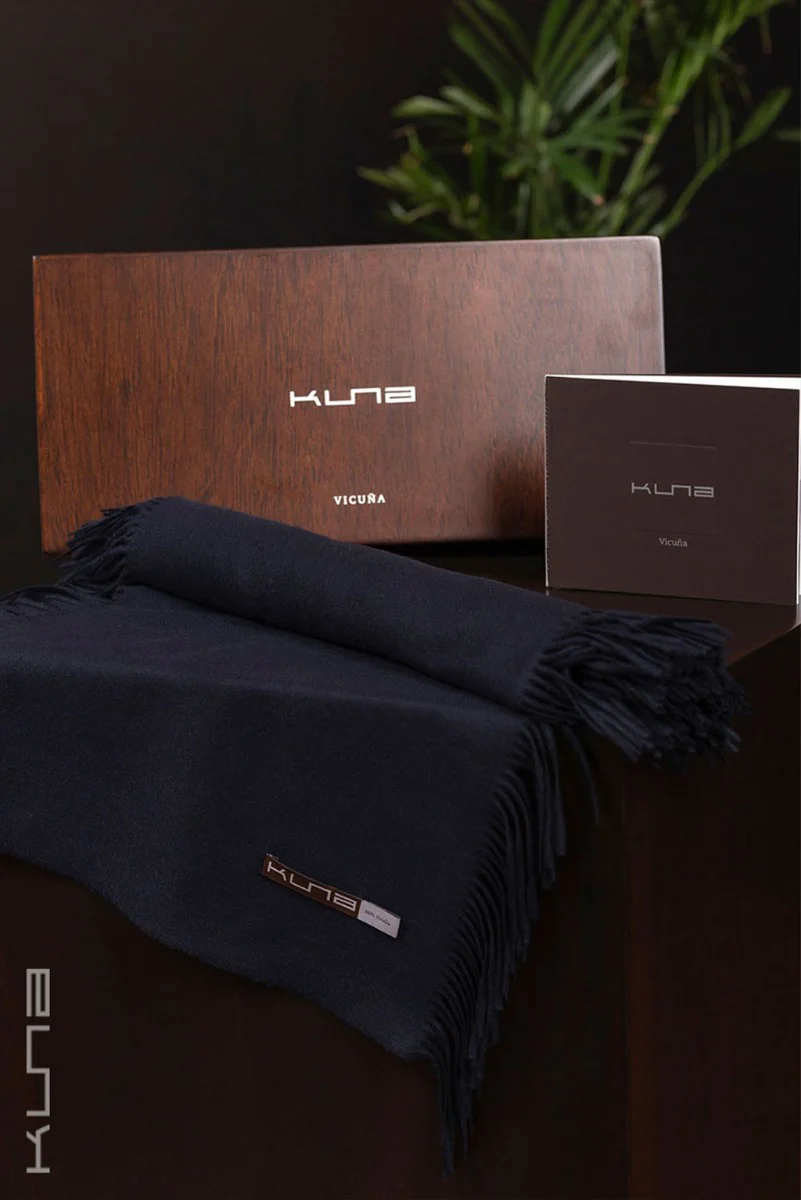 100% Vicuna Scarf - Horizontal Fringes - Image 16