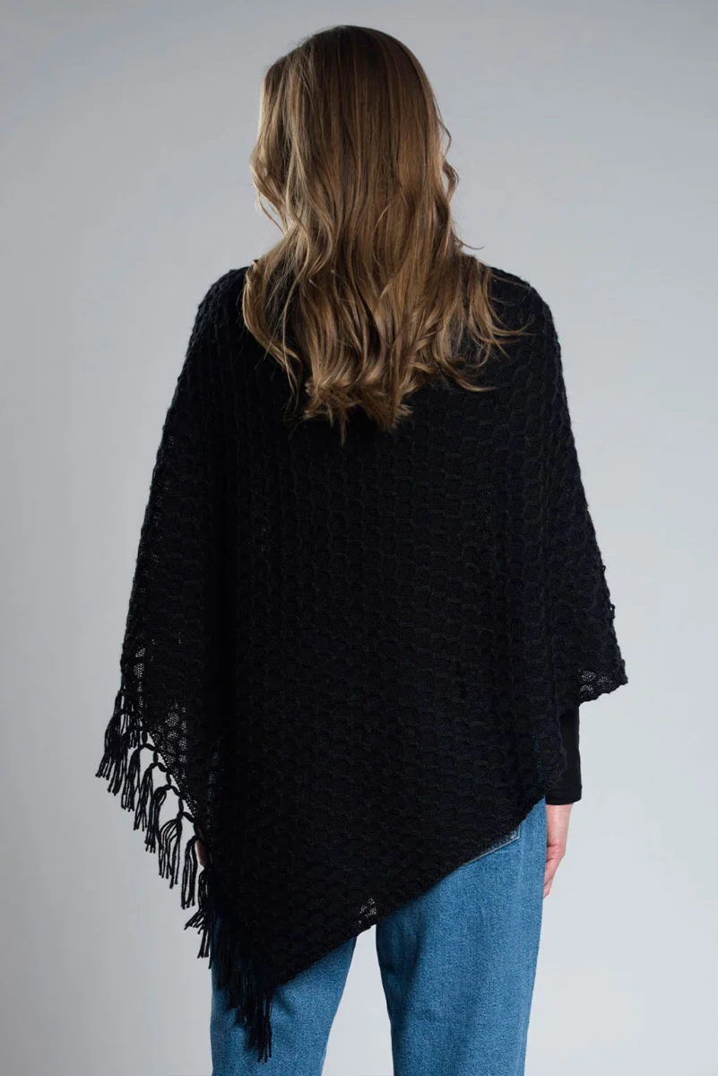 Ananda 100% Baby Llama Poncho - Image 12