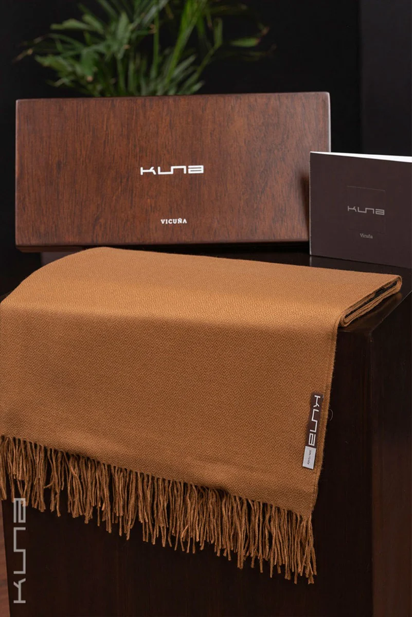 Bellinzona 100% Vicuna Shawl - Image 3