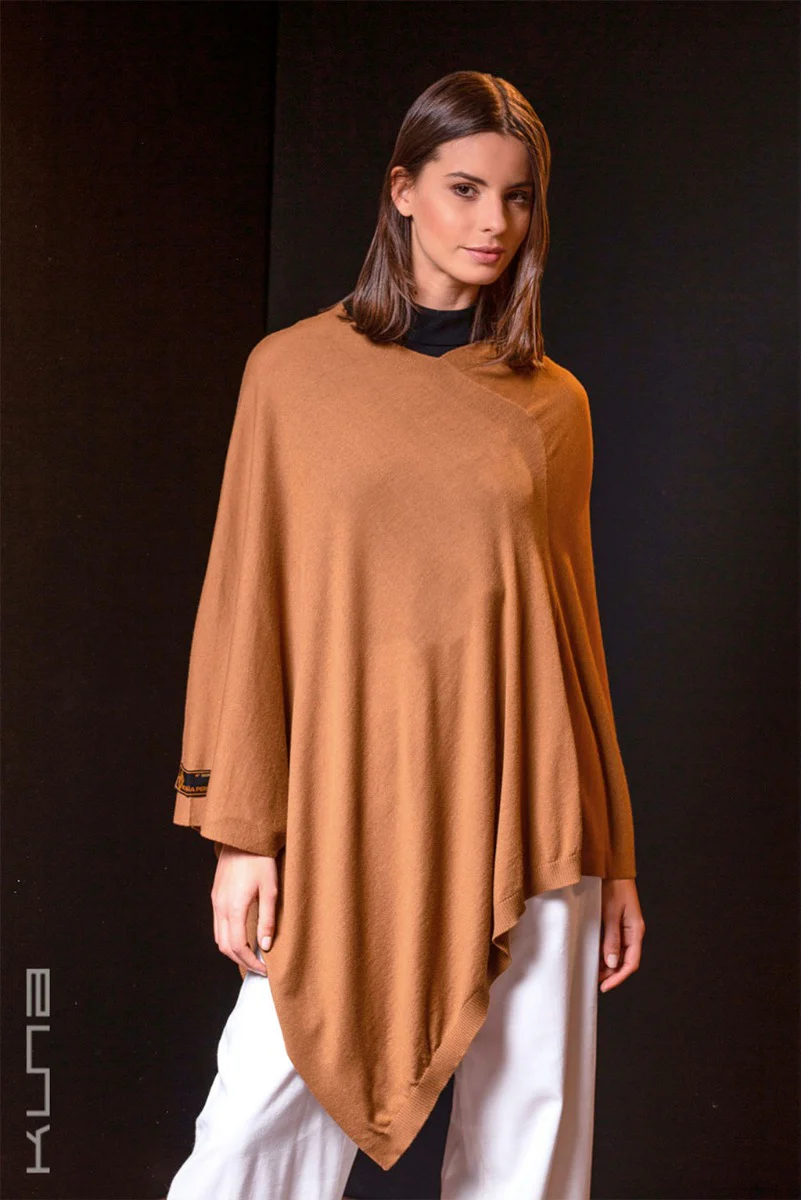 Beryl 100% Vicuna Poncho - Image 7
