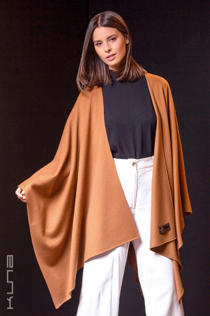 Betty 100% Vicuna Cape - Image 6