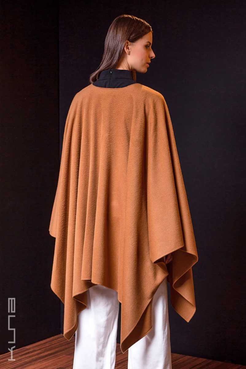 Betty 100% Vicuna Cape - Image 7