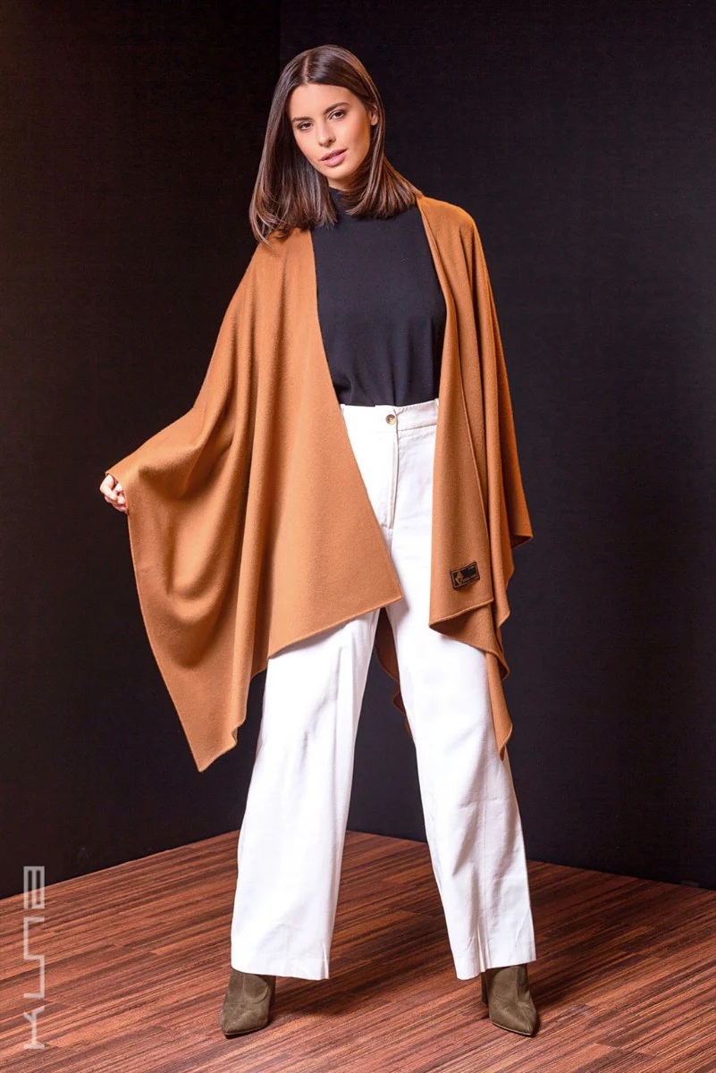 Betty 100% Vicuna Cape - Image 8