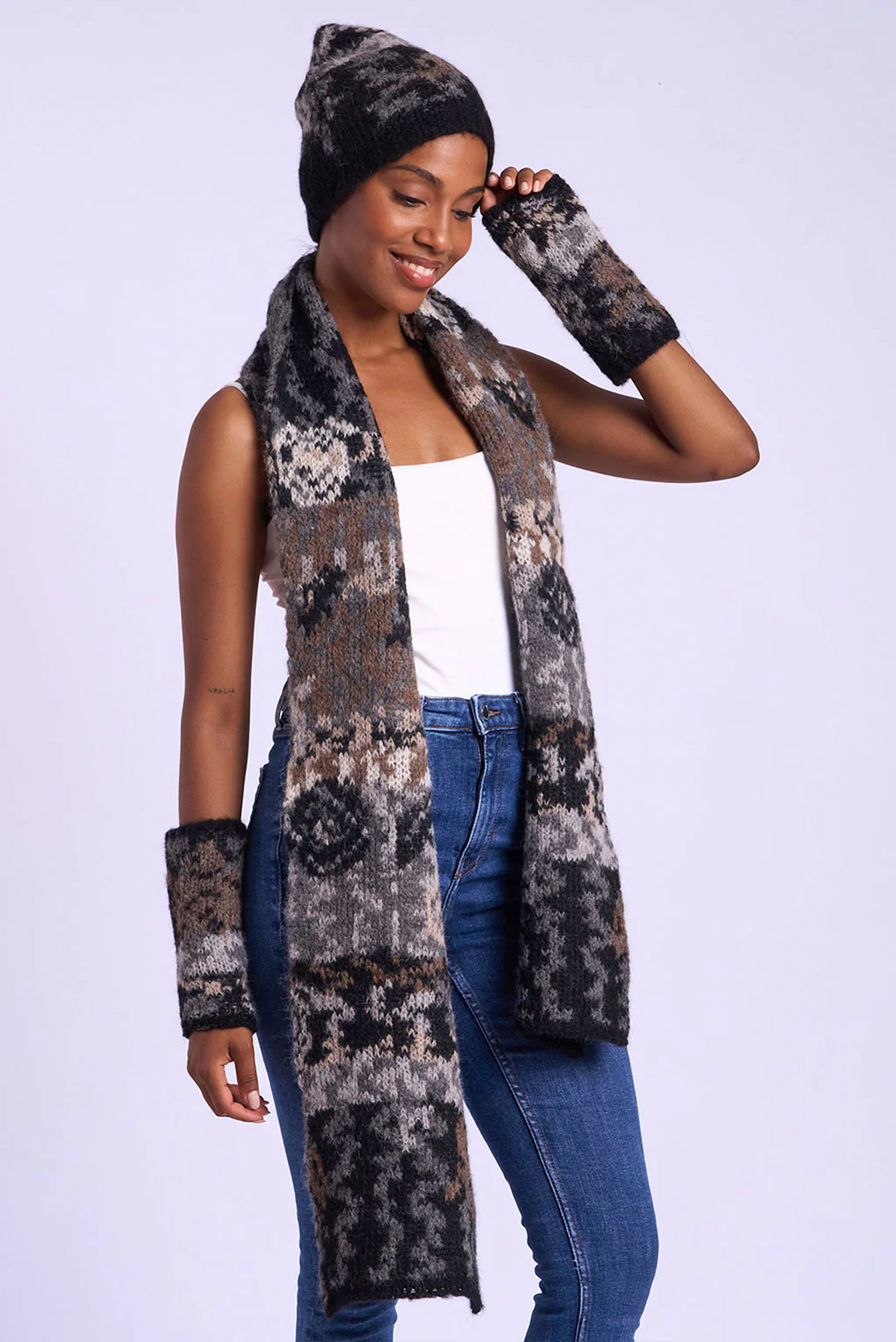 Caraveli Alpaca Scarf - Image 2