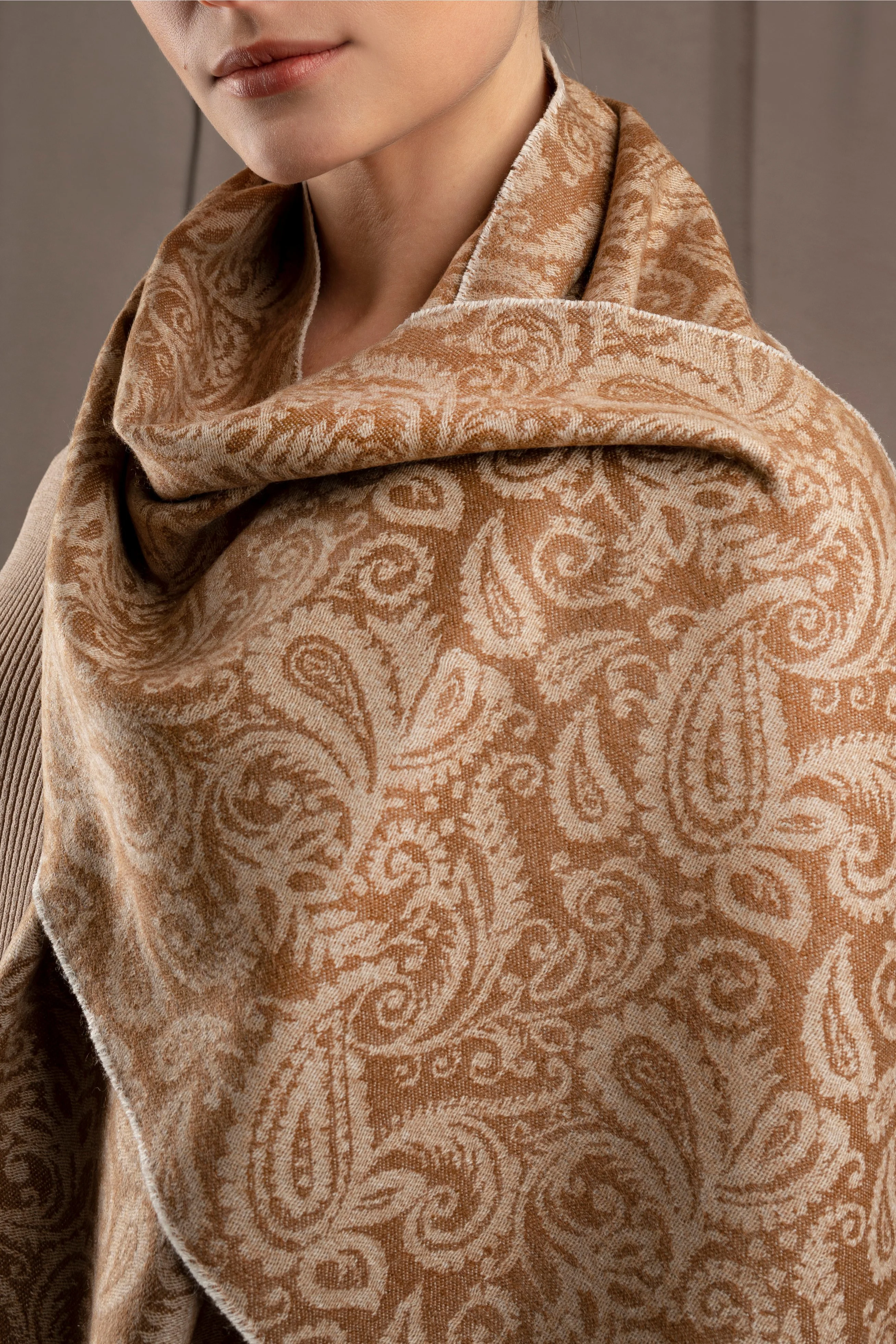 Coppet Jacquard Vicuna & Cashmere Scarf - Image 5
