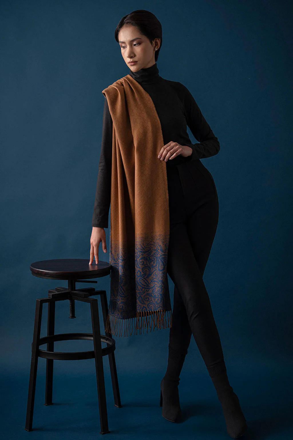Davos 100% Vicuna Shawl - Image 6