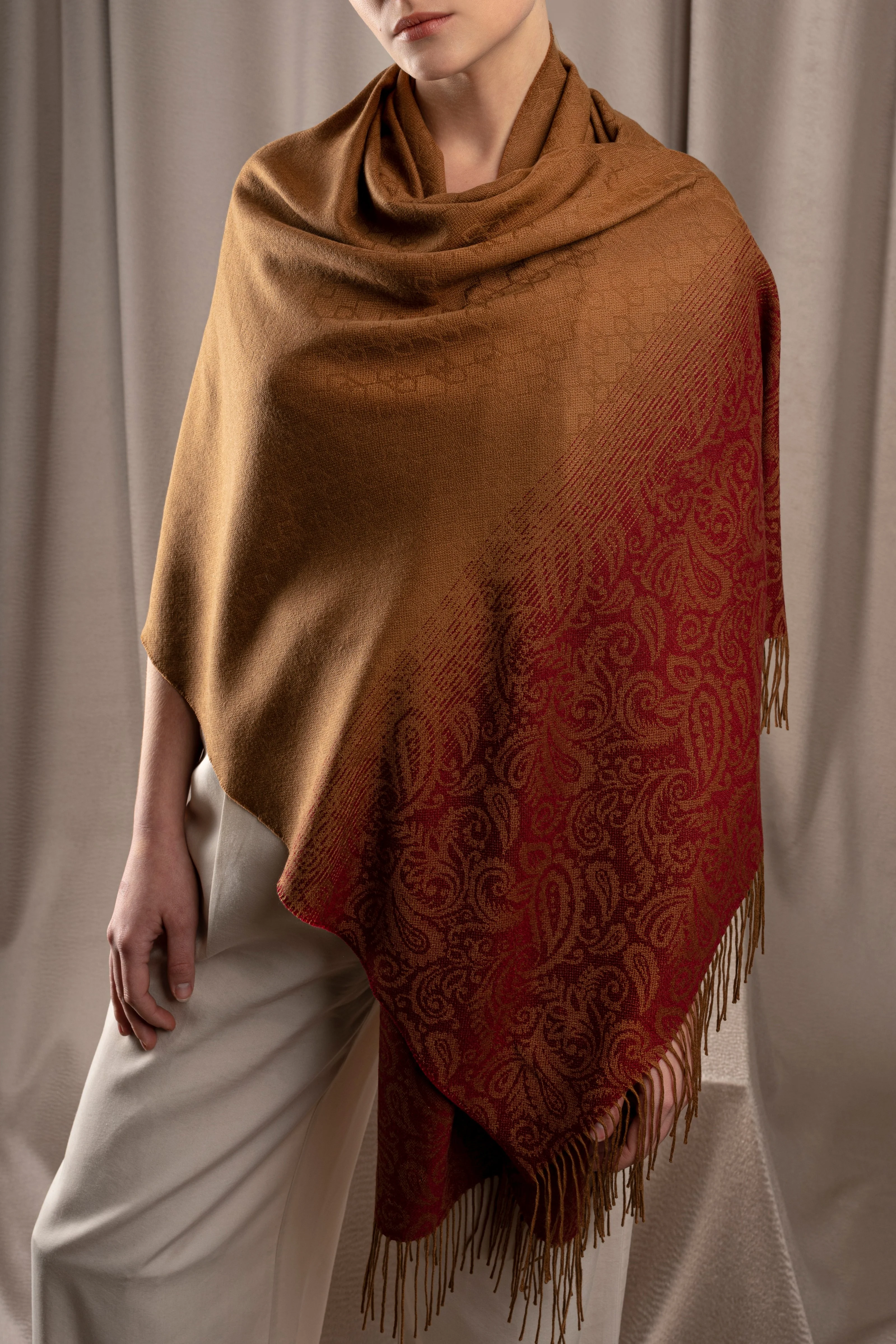 Davos 100% Vicuna Shawl - Image 4