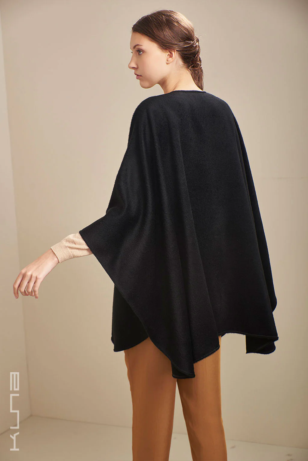 Gil Royal Suri Alpaca Cape - Image 11