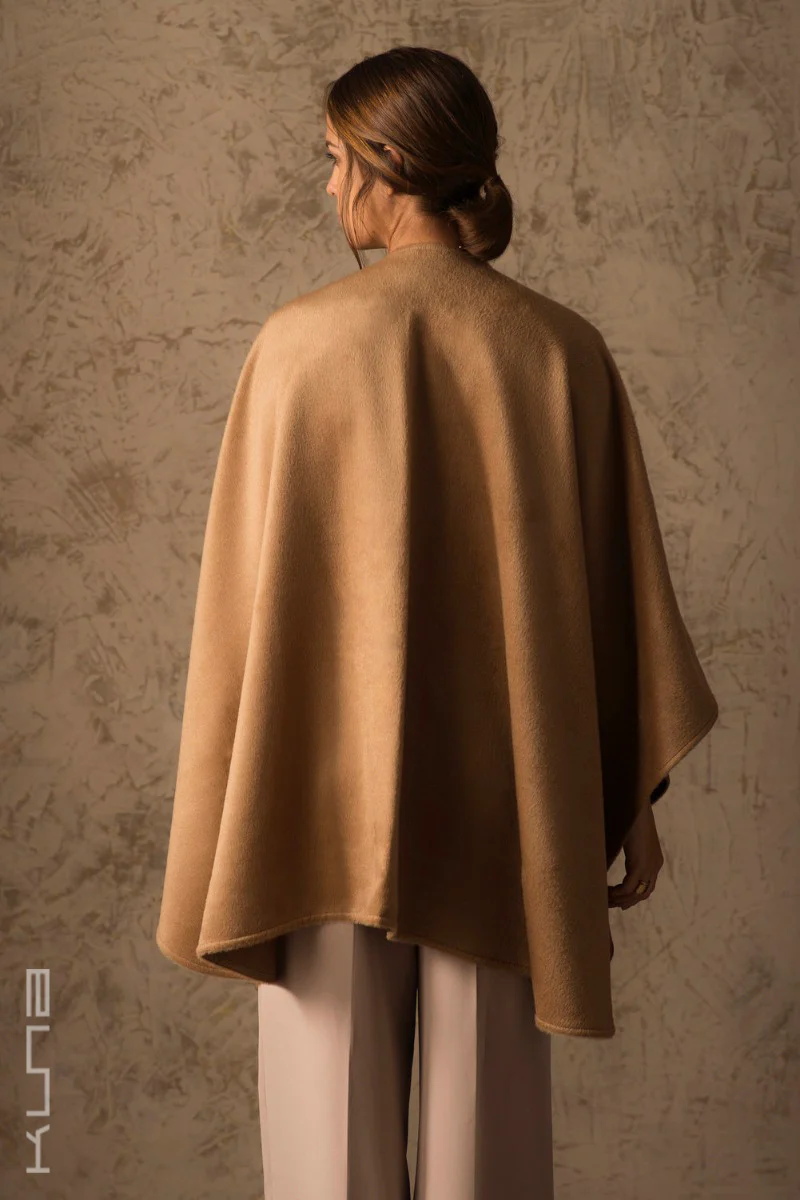 Gil Royal Suri Alpaca Cape - Image 3