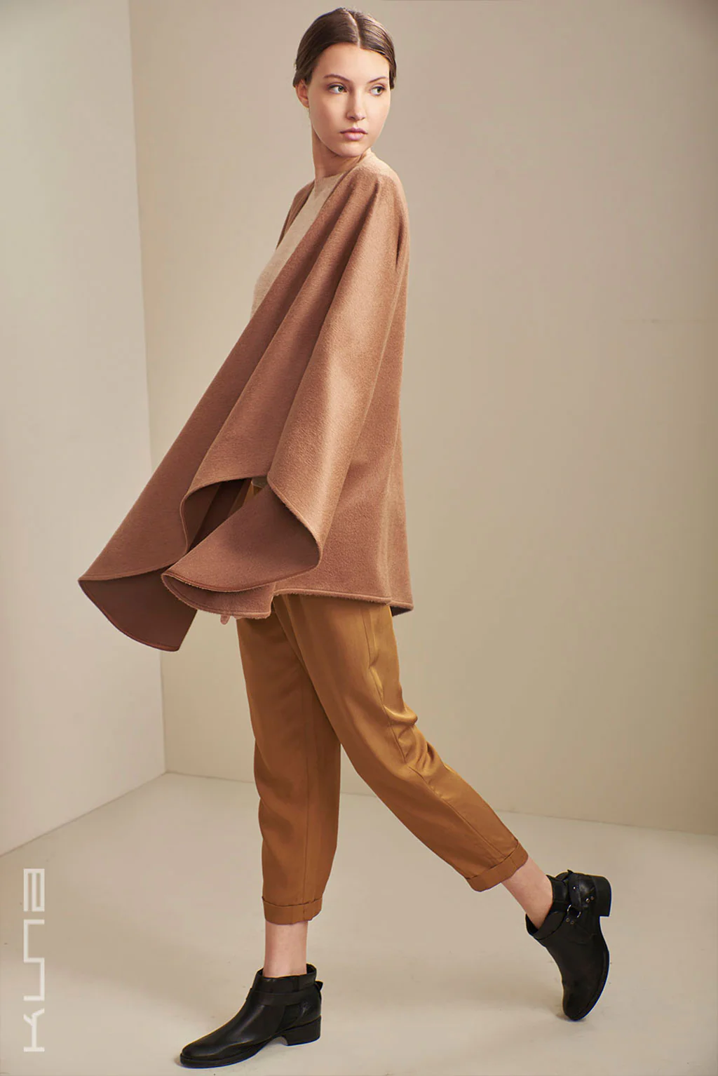 Gil Royal Suri Alpaca Cape - Image 6