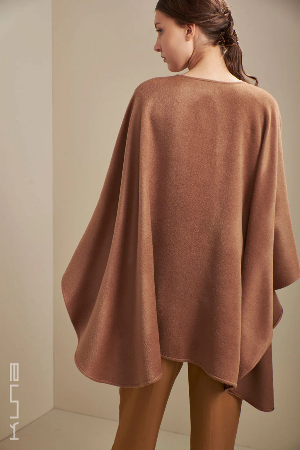 Gil Royal Suri Alpaca Cape - Image 7
