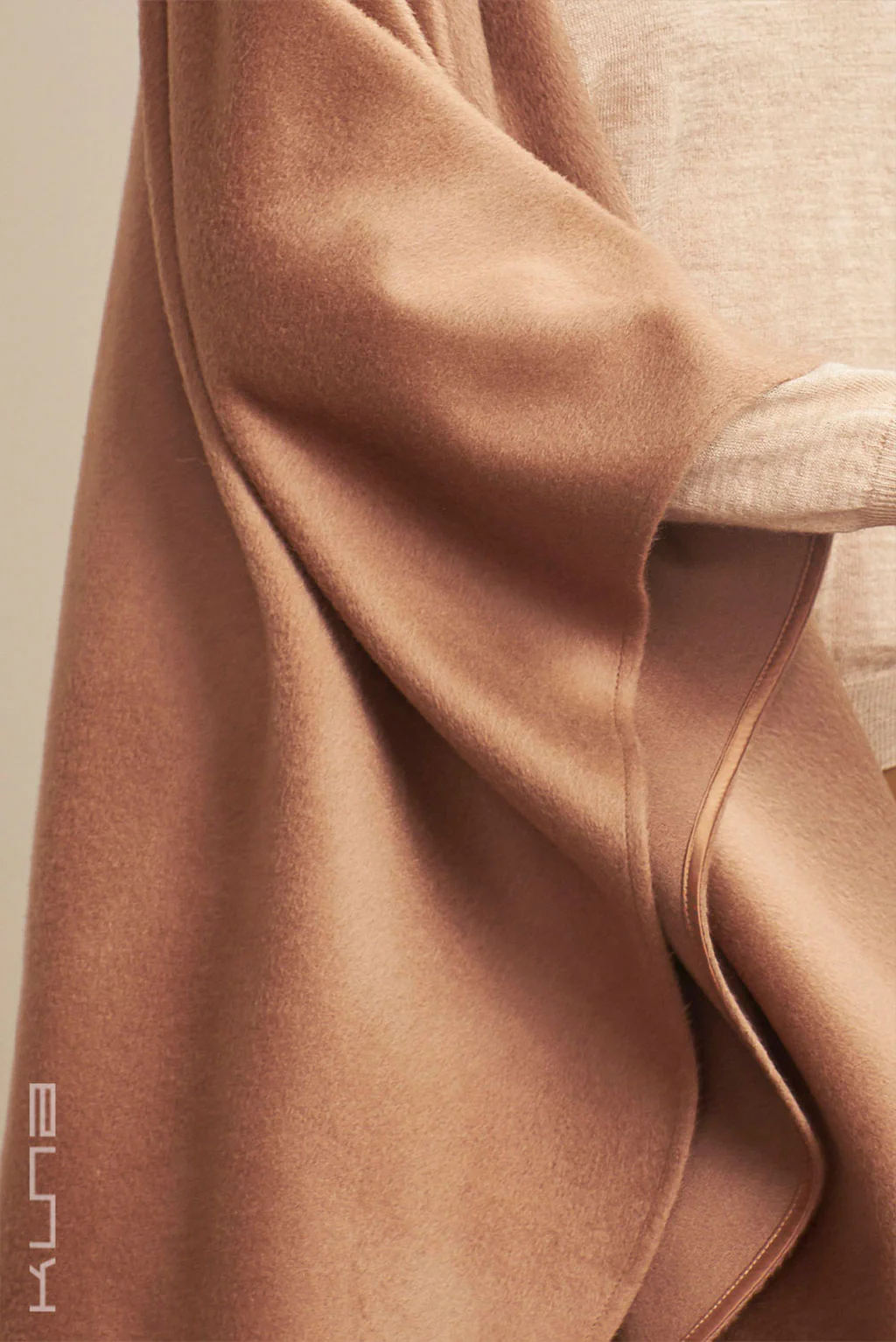Gil Royal Suri Alpaca Cape - Image 8