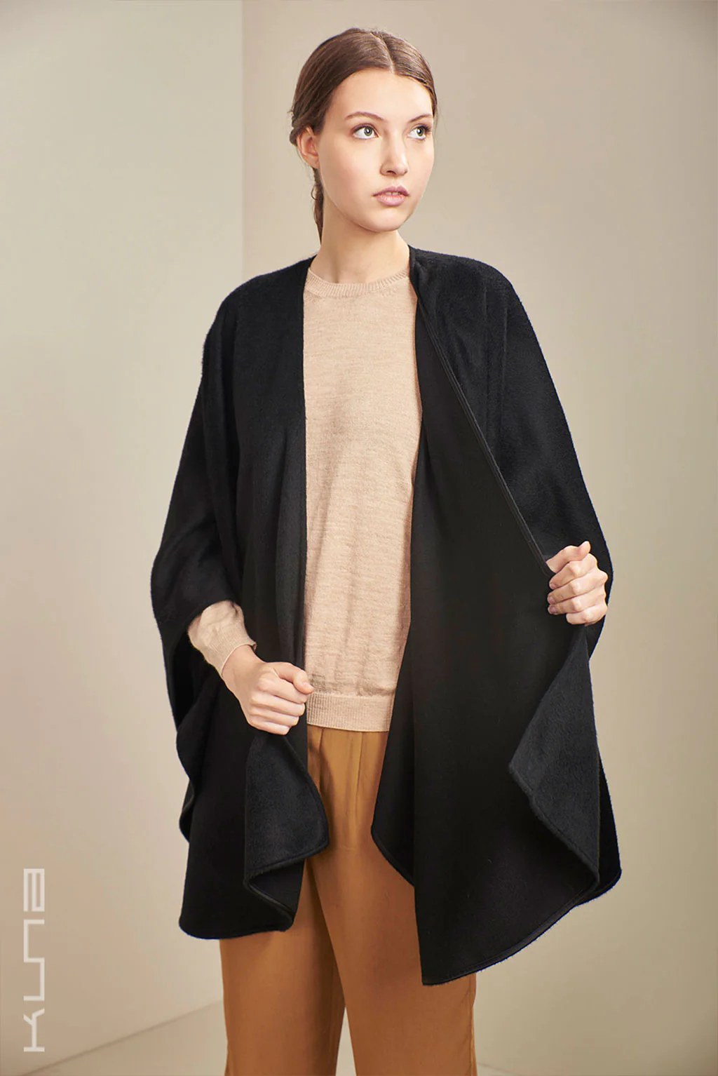 Gil Royal Suri Alpaca Cape - Image 9