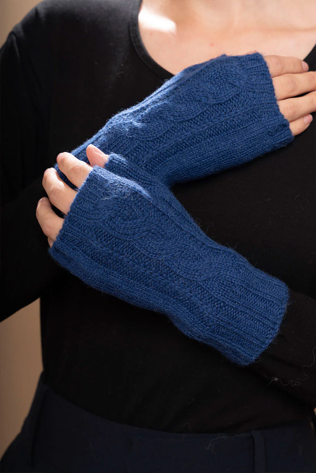 Cable Knit Fingerless Alpaca Gloves - Image 9