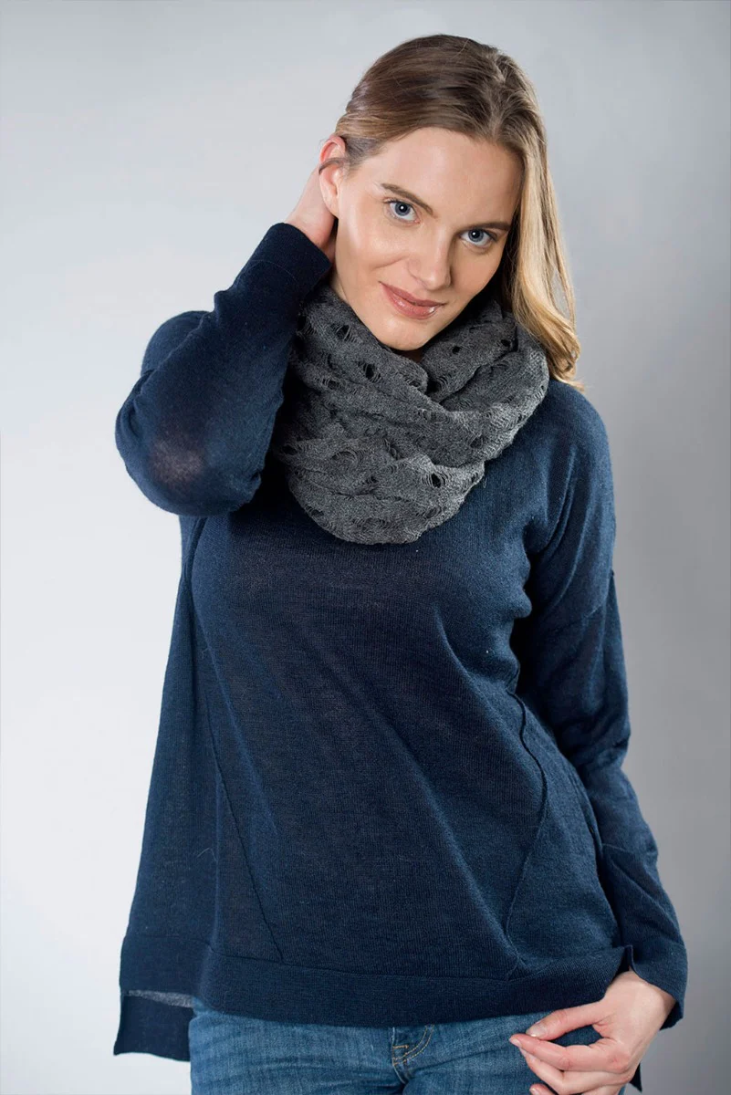 Sajani 100% Cashllama Infinity Scarf - Image 3