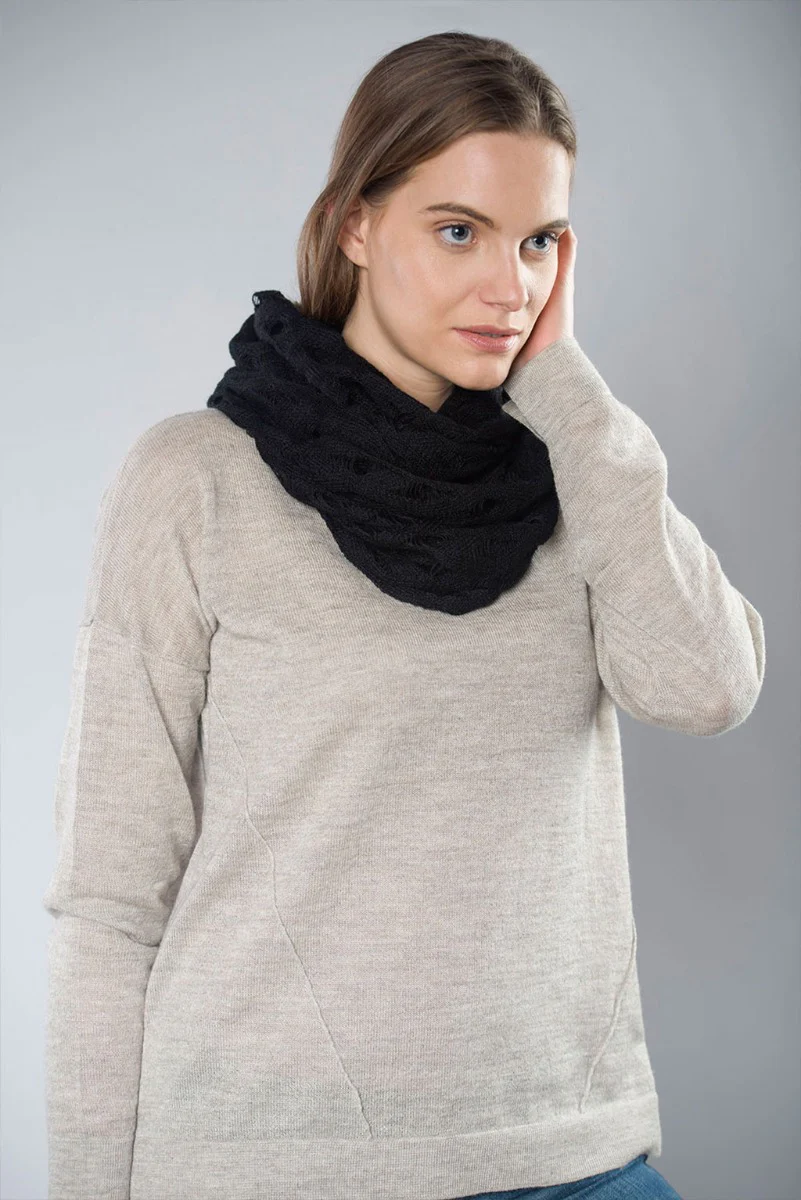 Sajani 100% Cashllama Infinity Scarf - Image 5