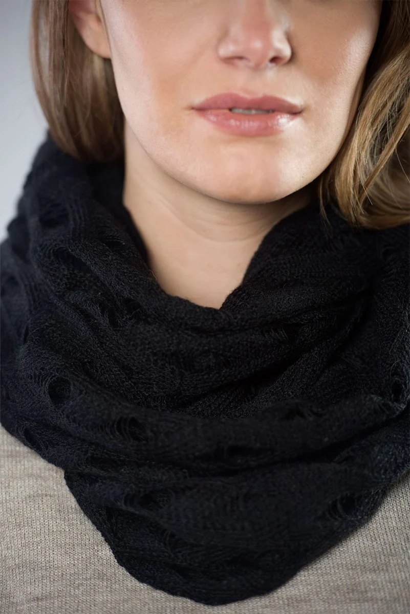 Sajani 100% Cashllama Infinity Scarf - Image 6