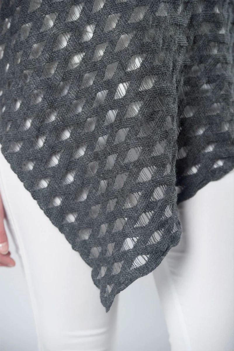 Sajani 100% Cashllama Poncho - Image 6