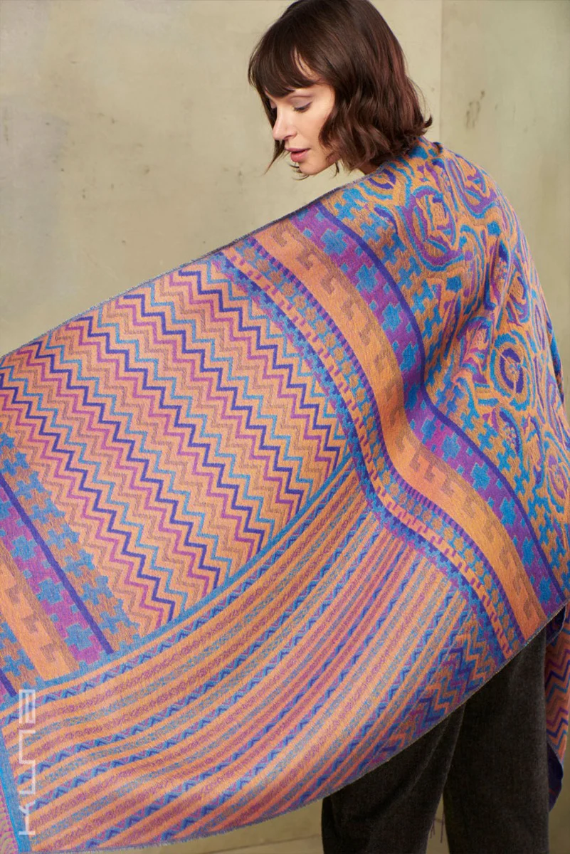 Templo Baby Alpaca and Silk Shawl - Image 11