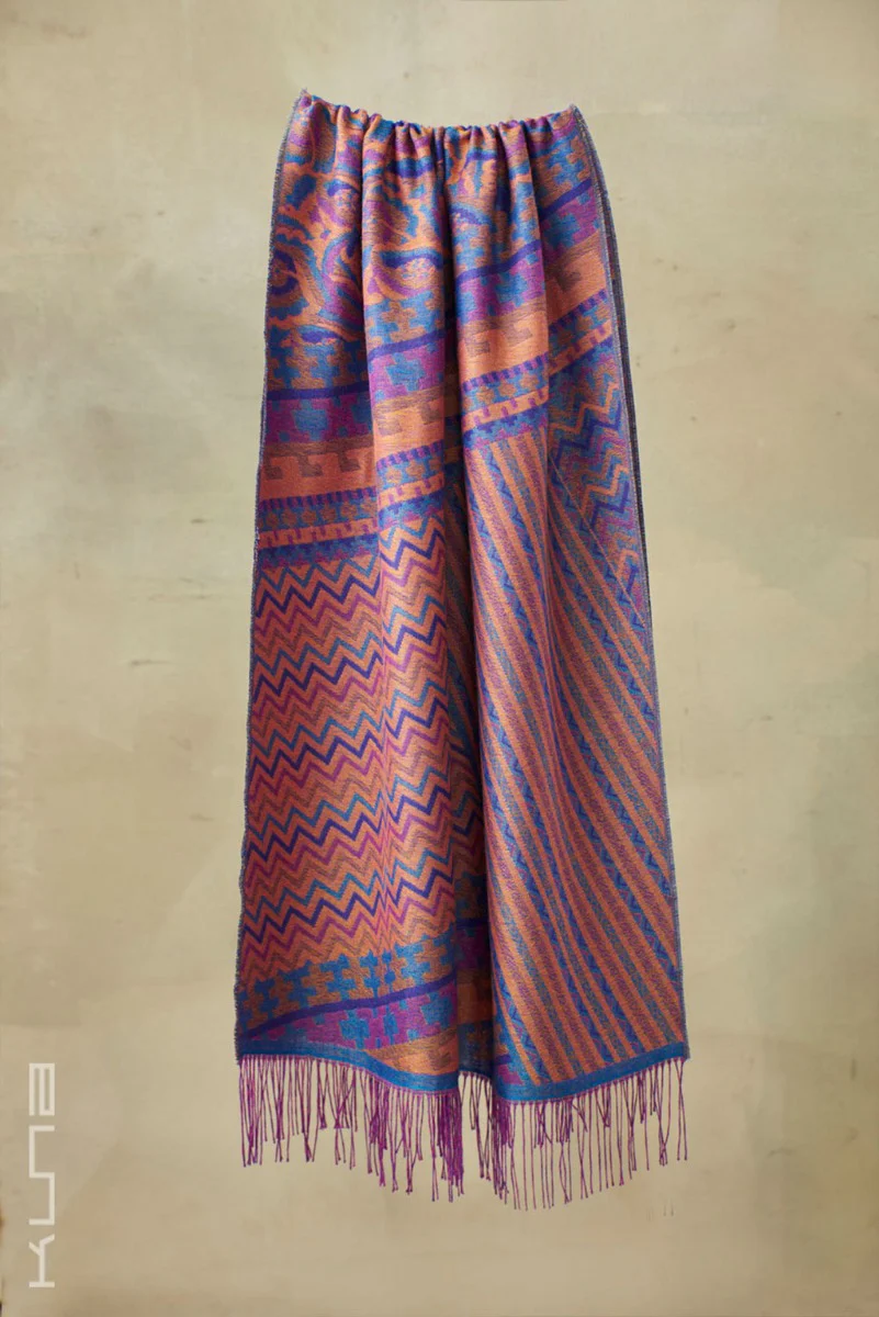Templo Baby Alpaca and Silk Shawl - Image 2
