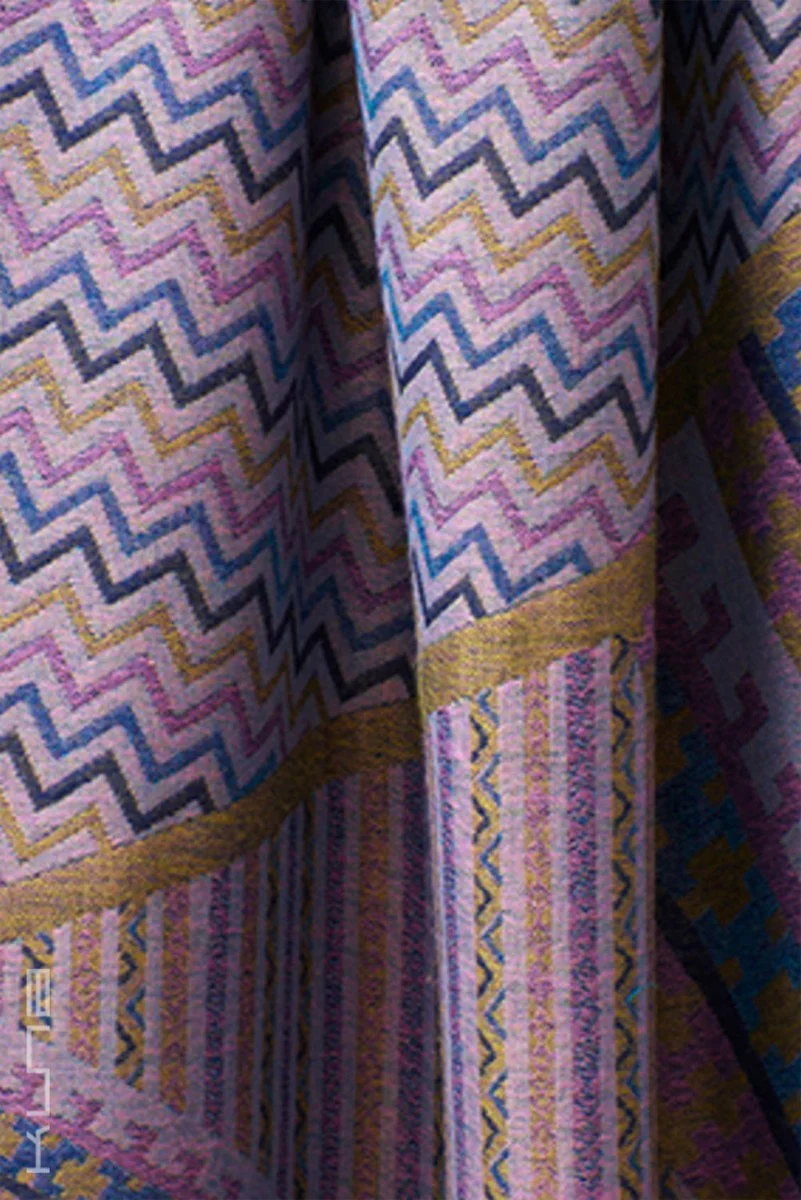 Templo Baby Alpaca and Silk Shawl - Image 8