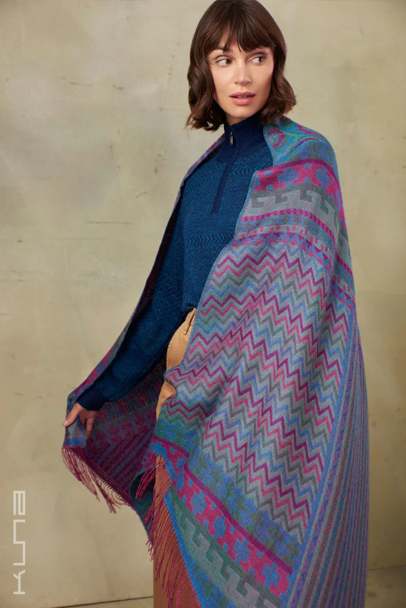 Templo Baby Alpaca and Silk Shawl - Image 9