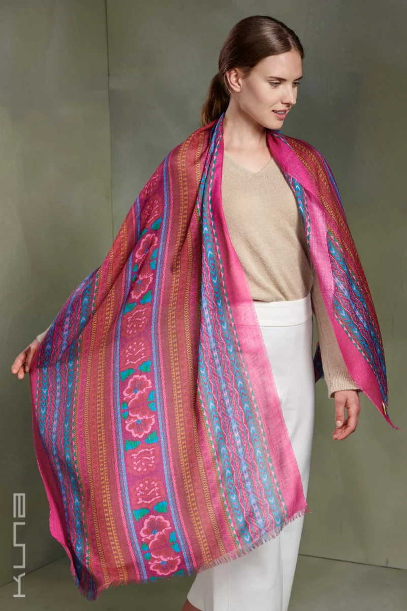 Triangle Baby Alpaca & Silk Shawl - Image 4