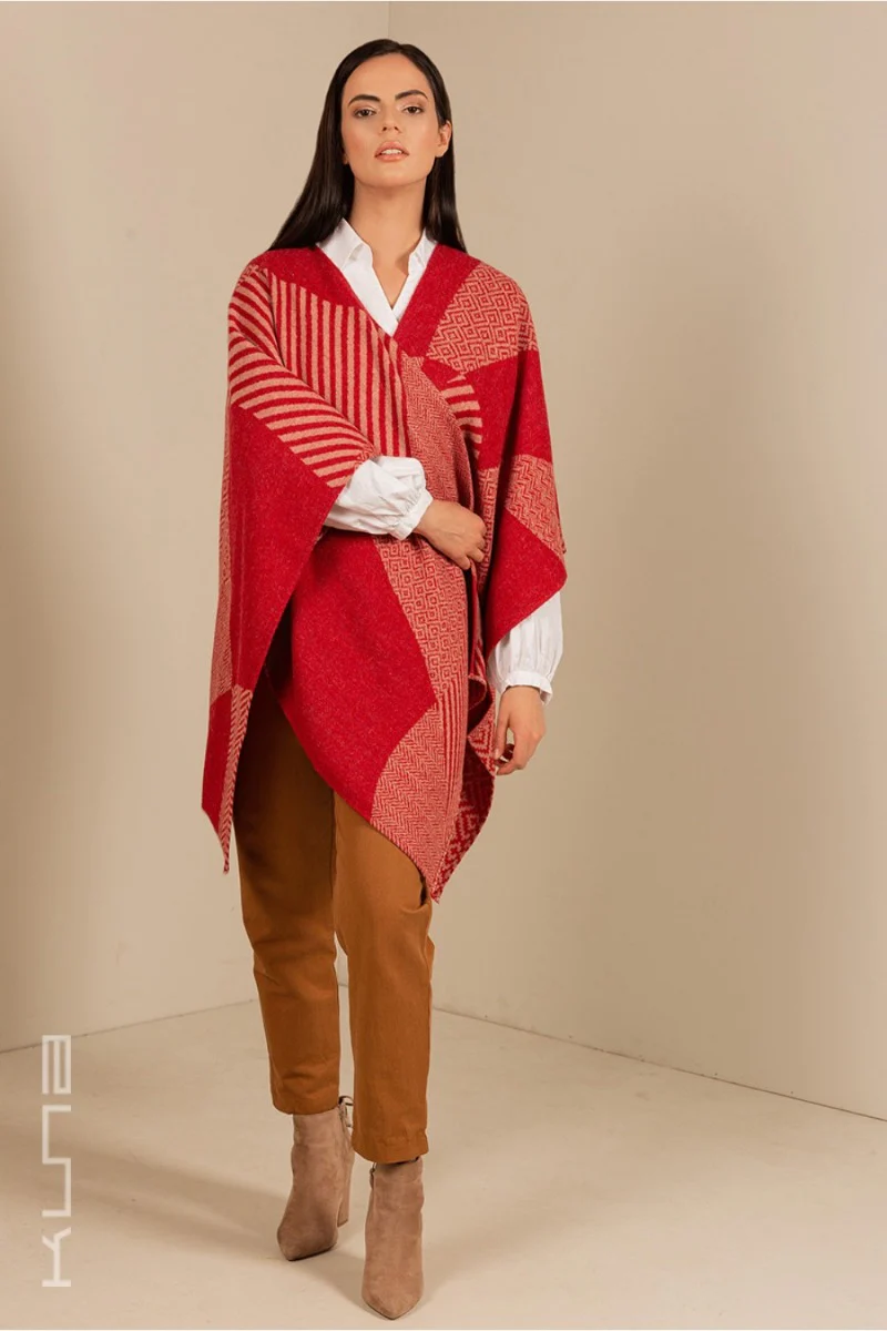 Urubu Baby Alpaca Cape - Image 3