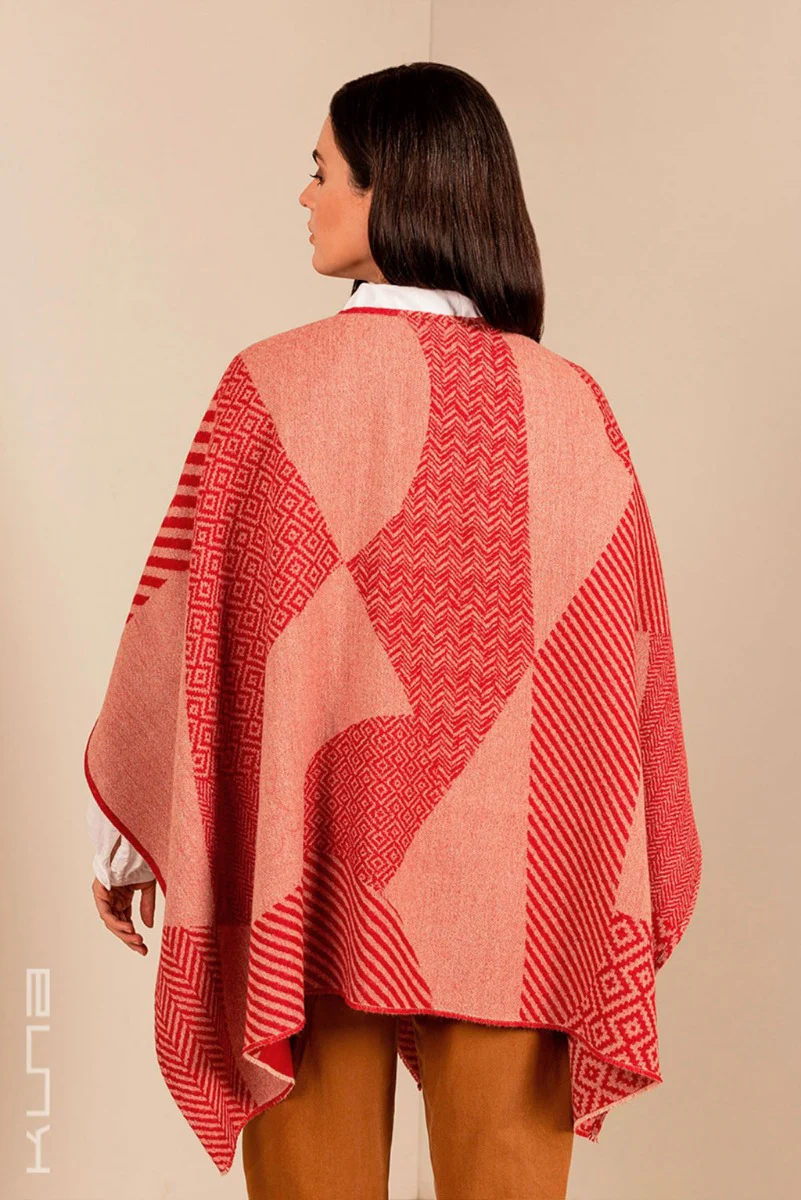 Urubu Baby Alpaca Cape - Image 6