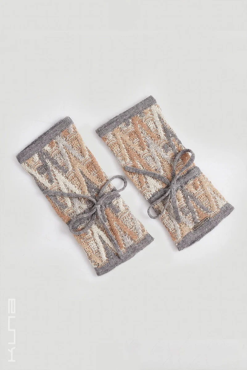 Welcome Baby Alpaca Gloves - Image 3