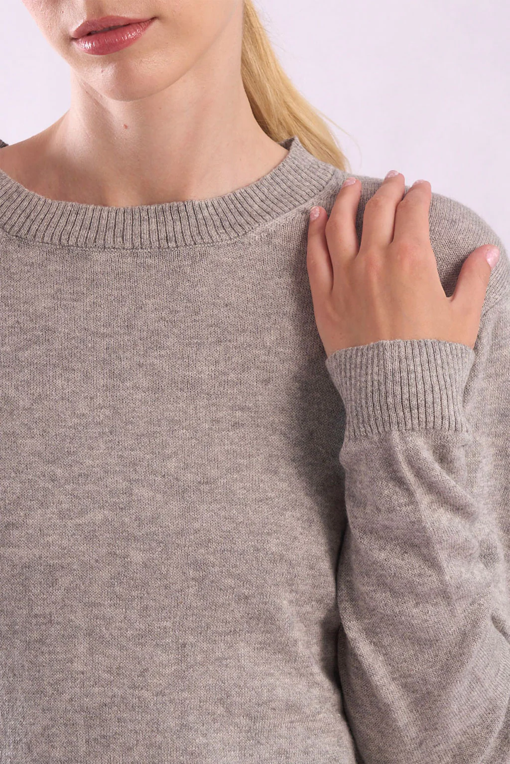 Women's Crew-Neck Cotton & Alpaca Sweater - Image 10
