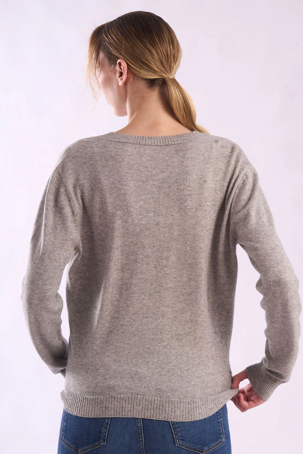 Women's V-Neck Cotton & Alpaca Sweater - Image 7