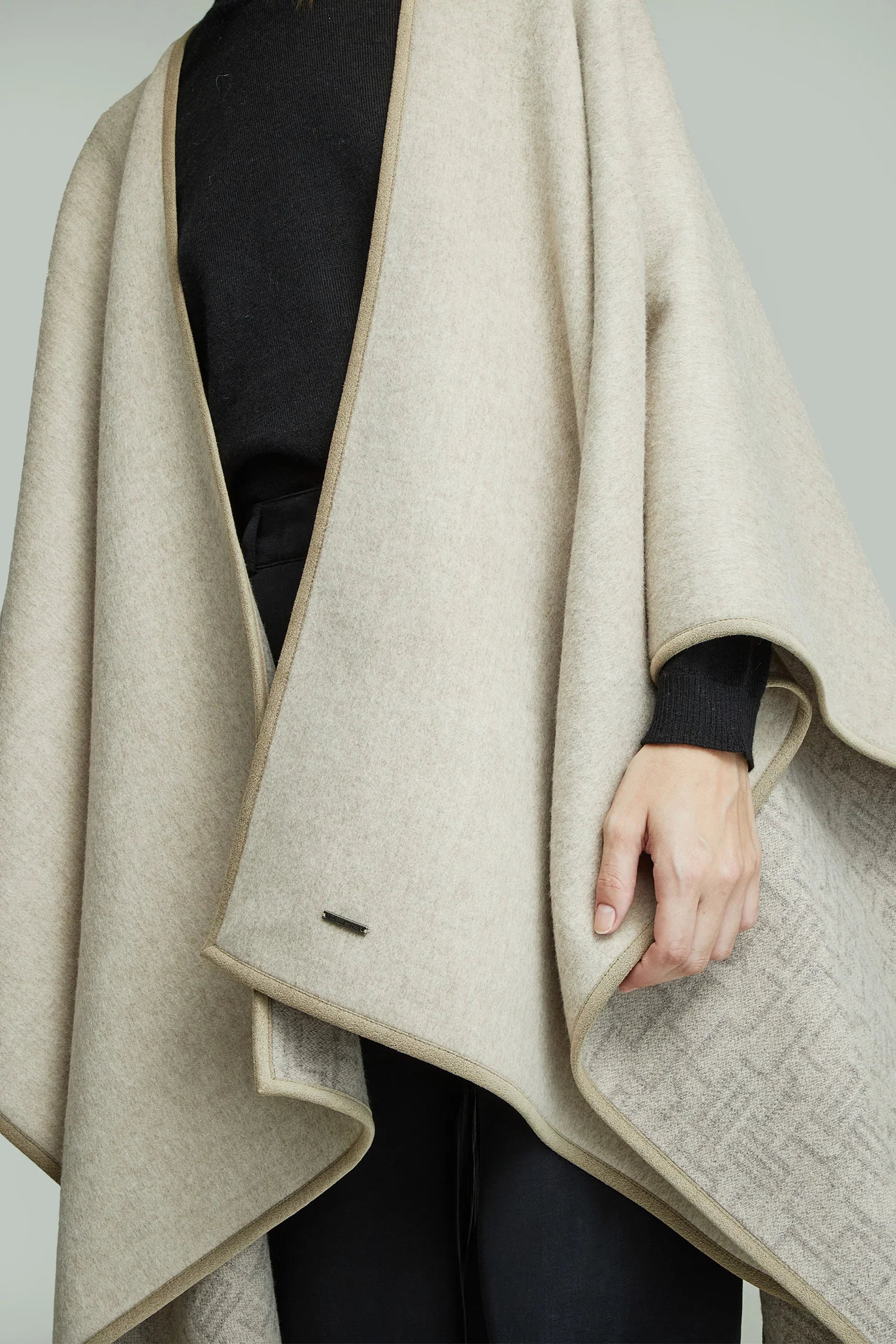 Yper Baby Alpaca Cape - Image 4
