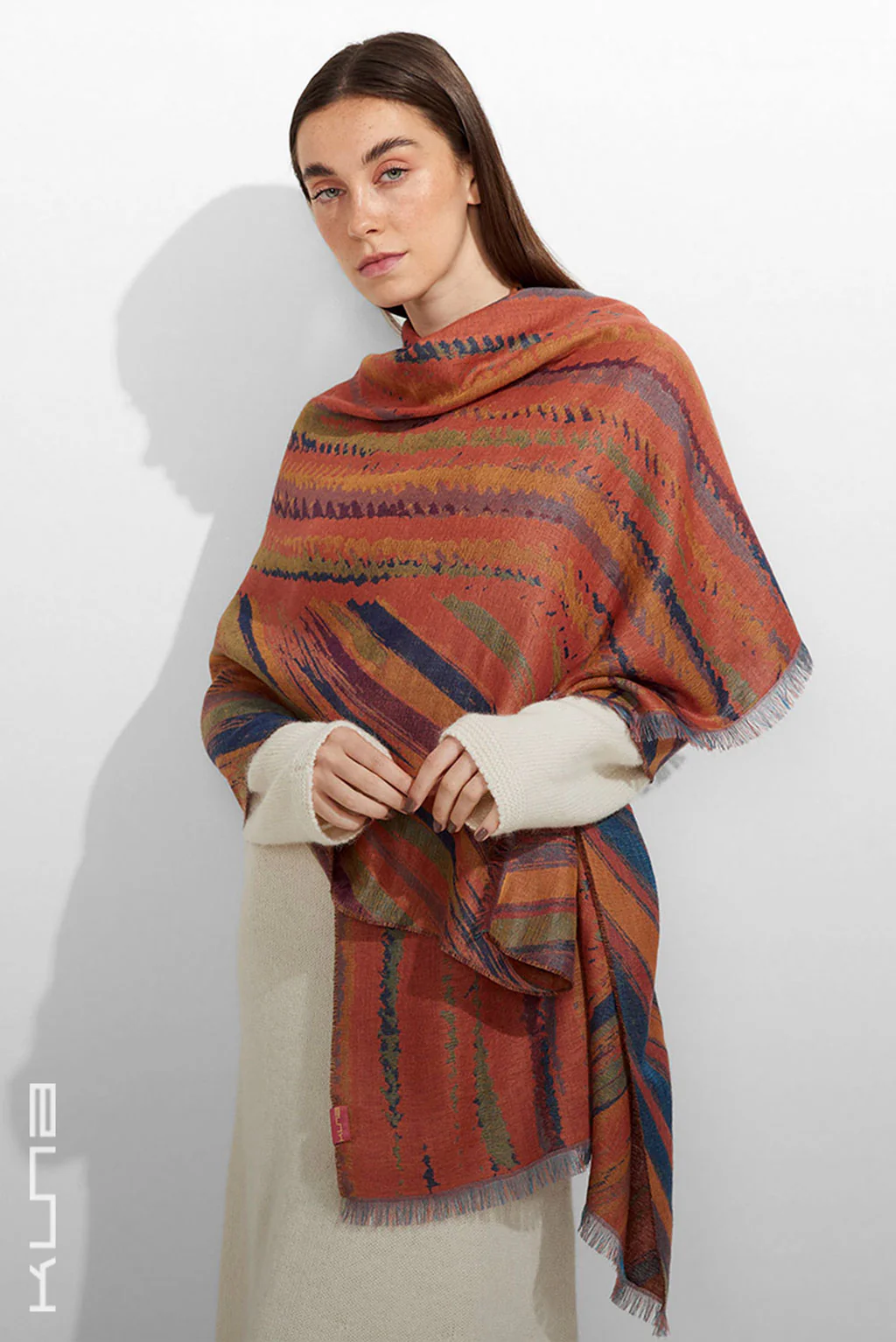 Zidny Baby Alpaca & Silk Shawl - Image 3