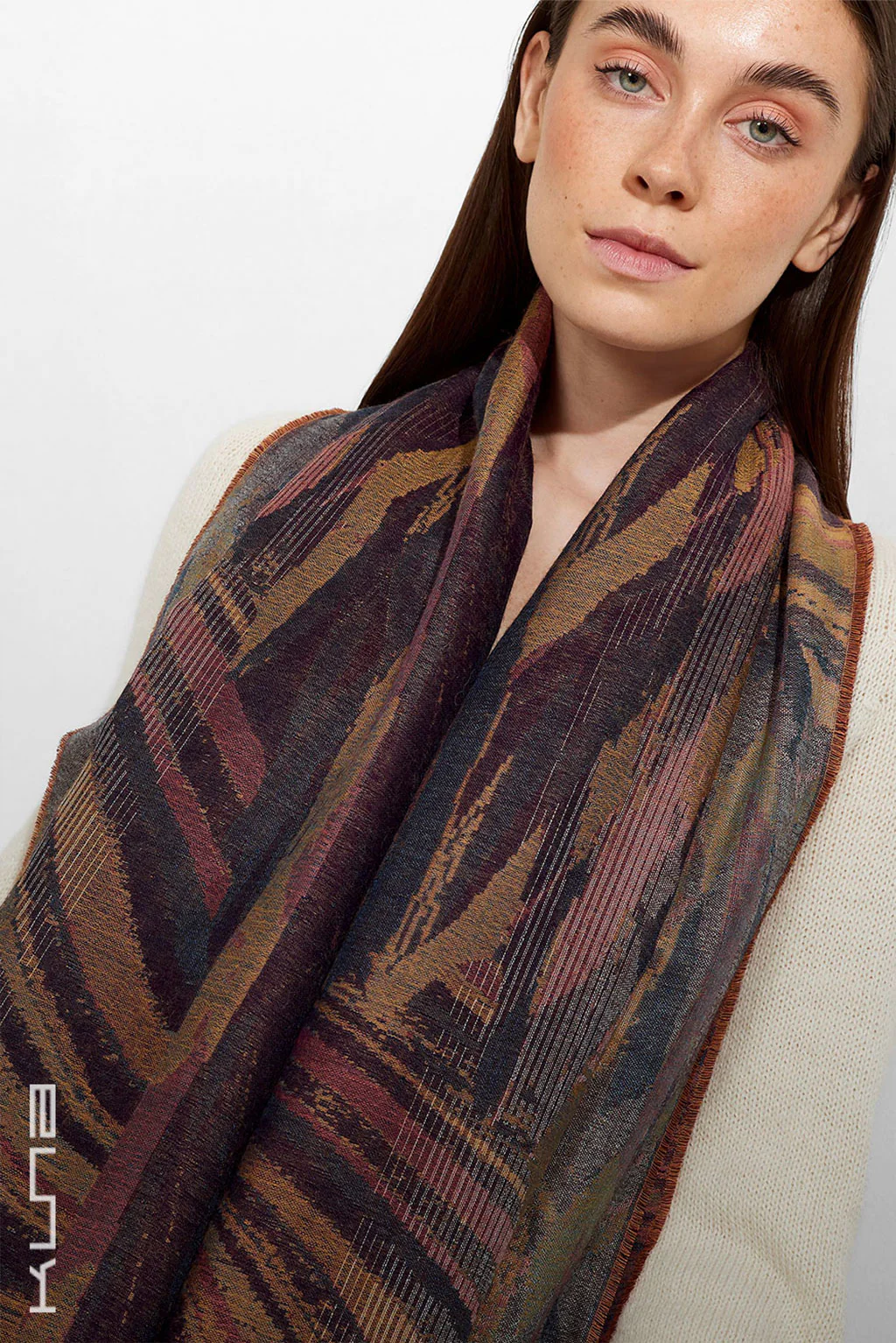 Zubi Baby Alpaca & Silk Shawl - Image 2