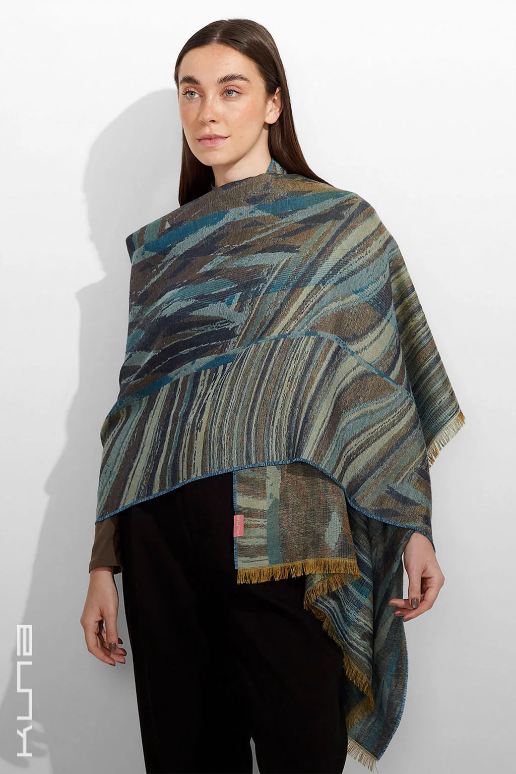Zubi Baby Alpaca & Silk Shawl - Image 4